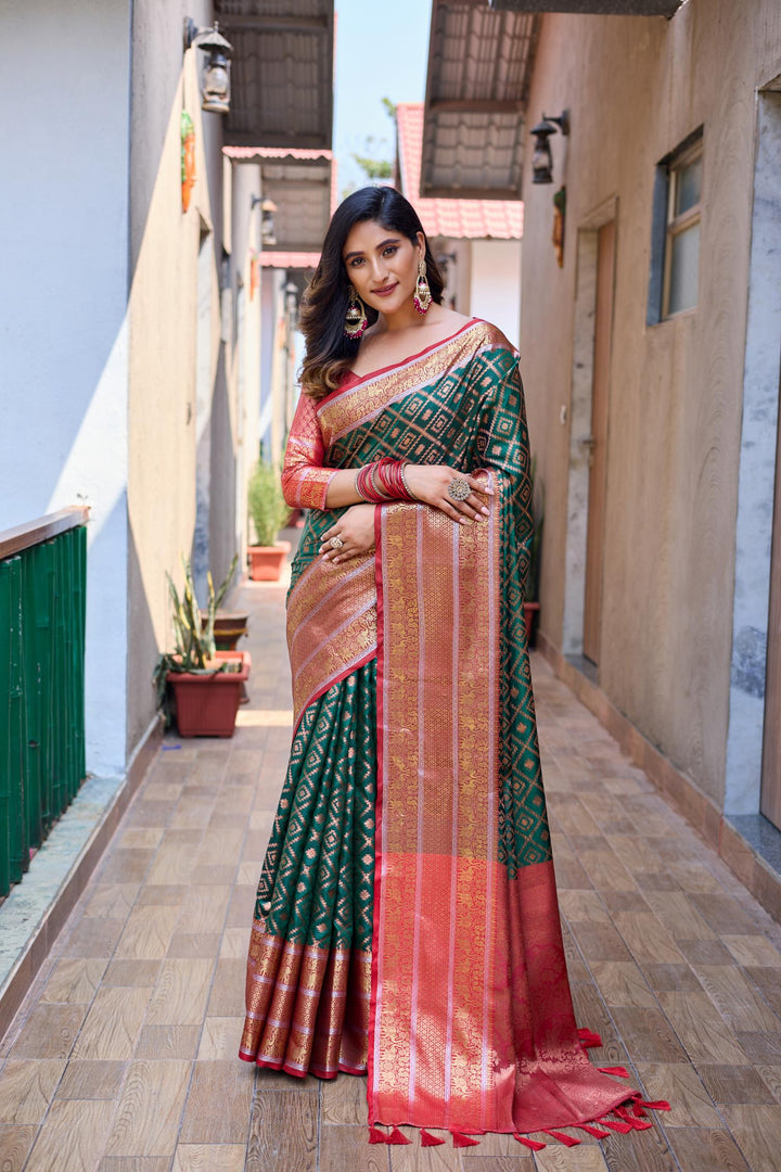 Traditional green banarasi handloom soft silk saree - PAHRAVA