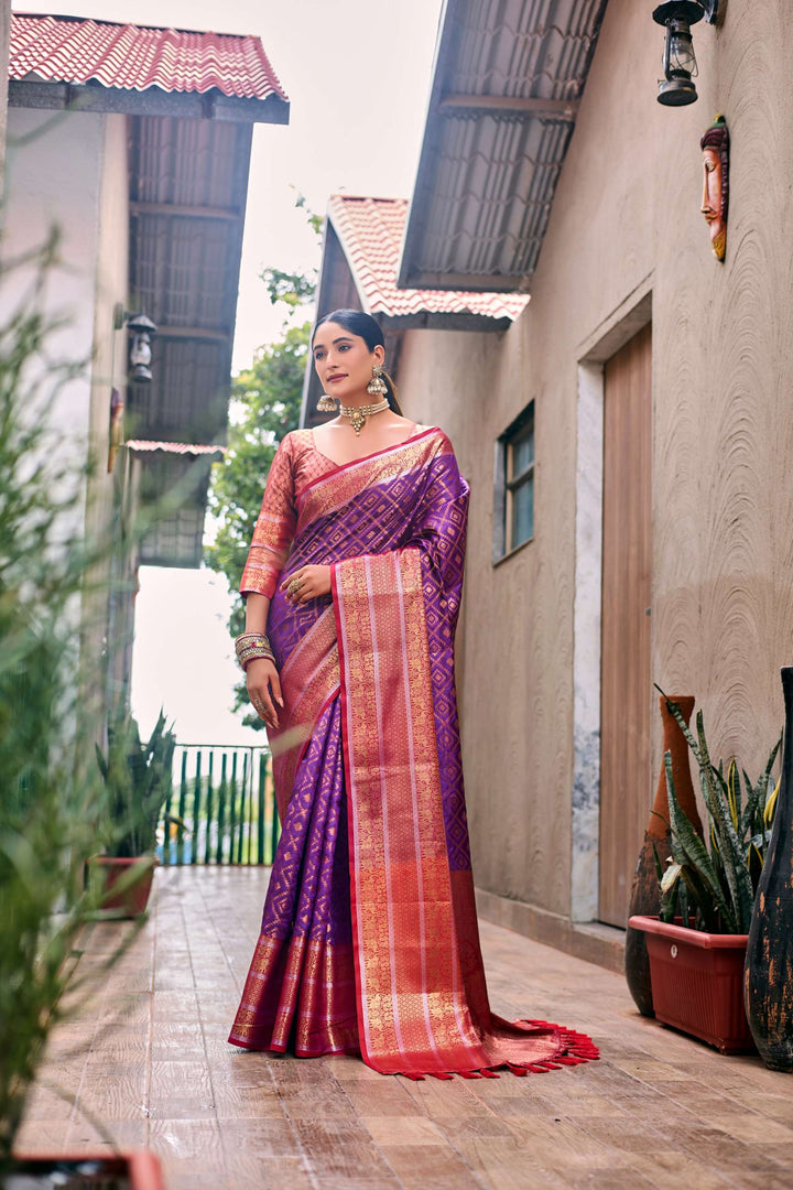 True Purple Banarasi Handloom Soft Silk Pattu Saree - PAHRAVA