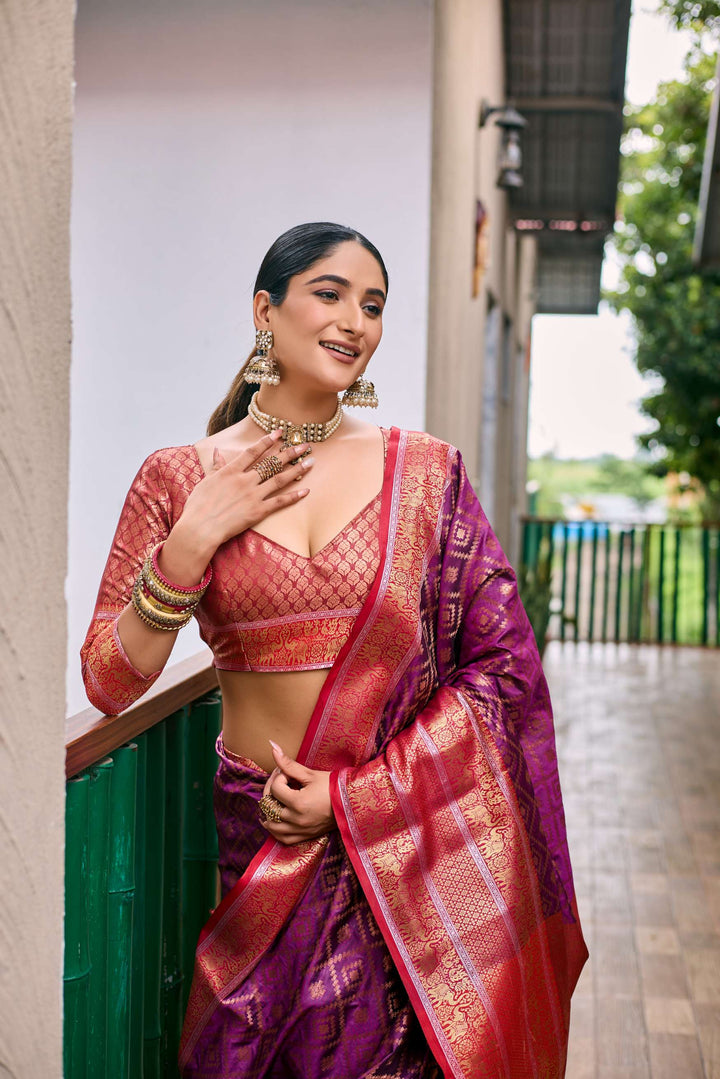 Magenta Maroon Banarasi Handloom Soft Silk Pattu Saree - PAHRAVA