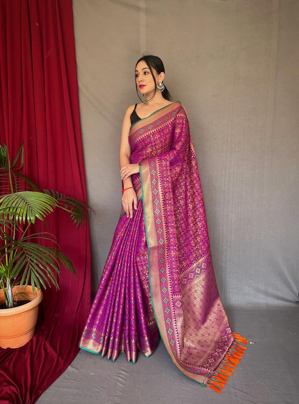 Dark Lavender Patola Weaving Silk Saree - PAHRAVA