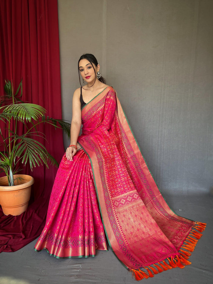 Prism Pink Patola Weaving Silk Saree - PAHRAVA