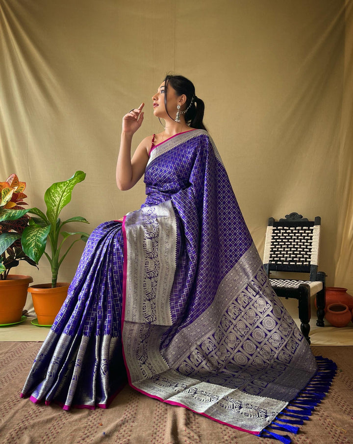 Bright Violet  Khicha Checks Silk Saree - PAHRAVA