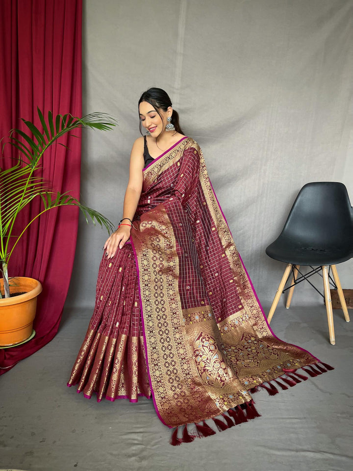 Maroon Kanjeevaram Handloom Silk Saree - PAHRAVA