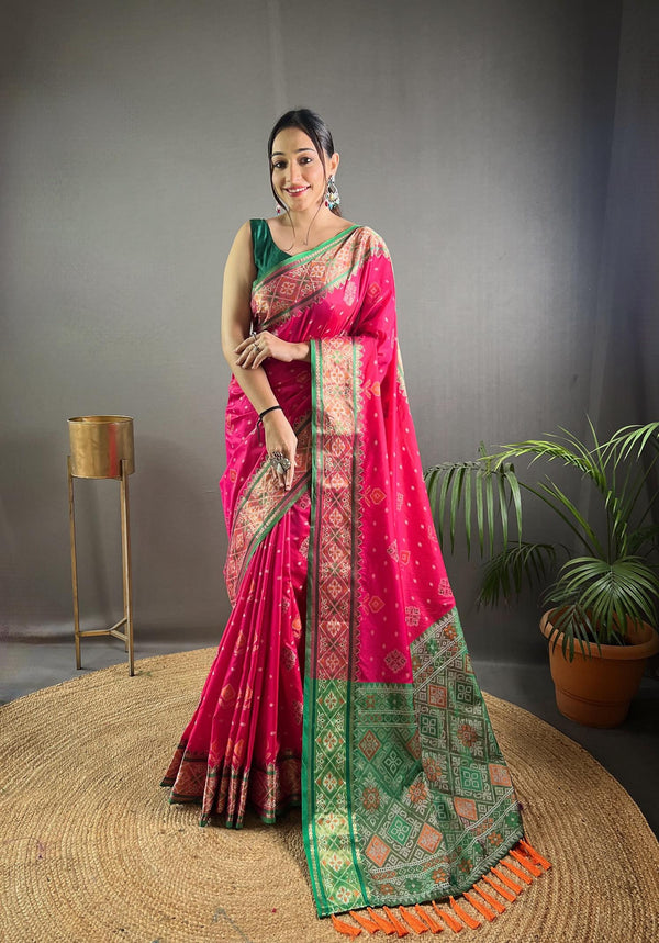 Classy Pink Soft Rangeen Patola Silk Saree - PAHRAVA